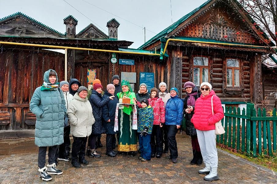 Поездка в Бажовские места. Сысерть. Дом-музей Бажова. Вкусные пирожки.